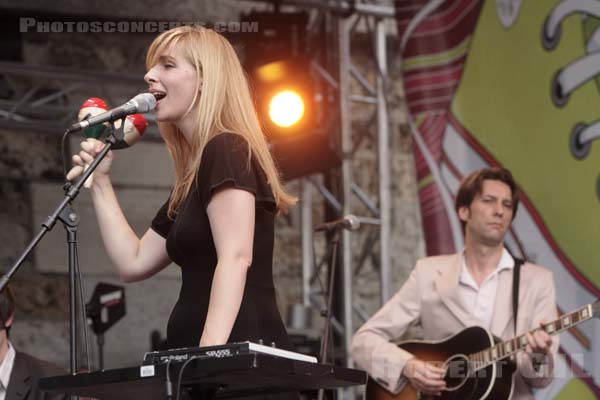 BARBARA CARLOTTI - 2008-07-25 - PARIS - Paris Plage (Pont de Sully) - 